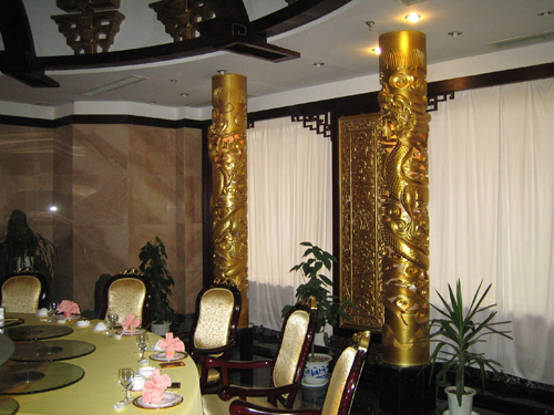 艺鹏案例-山东鱼翅皇宫大酒店老榆木桌椅