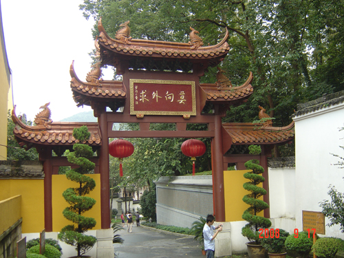 艺鹏案例-上海寺庙三观堂老榆木装饰