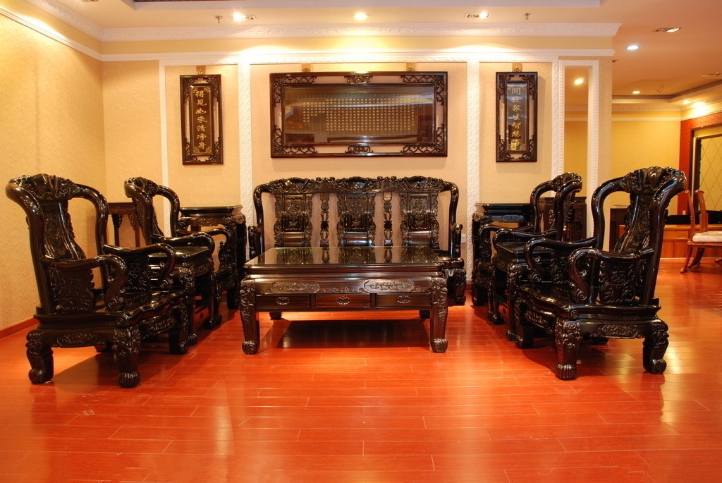 老榆木家具雕刻技术