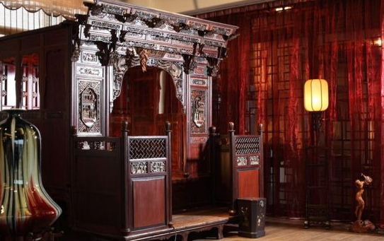 如何选择古典家具厂家